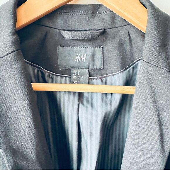 H&M Black Blazer Size 2 - Picture 4 of 6